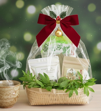 画像をギャラリービューアに読み込む, 新発売！！！世界自然遺産の島・奄美大島のてぃだ(太陽)をたっぷり浴びて育ったよもぎで作りました！『ジャスト5,000円！宇検村のお得な☆よもぎ３セット☆彡』
